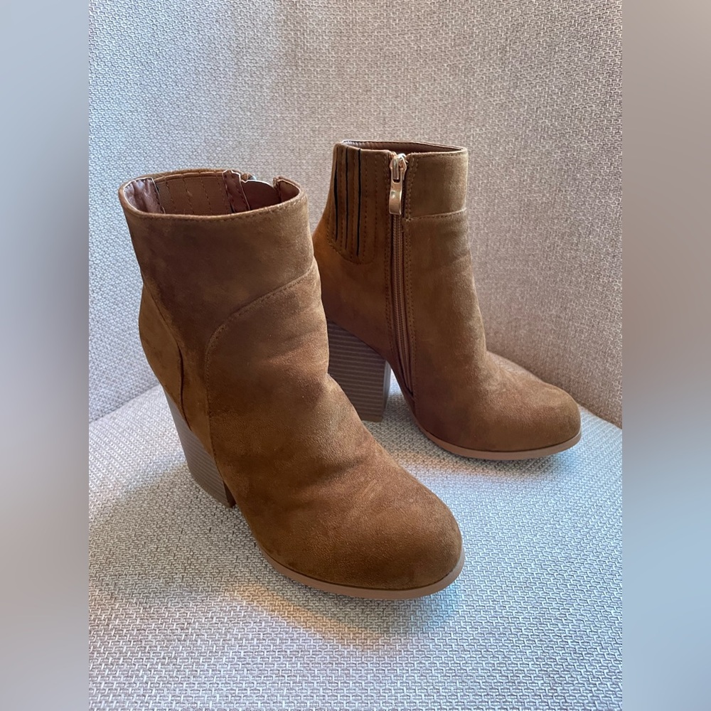 Catherine Malandrino 6.5 brown suede ankle boots booties shoes heels boho